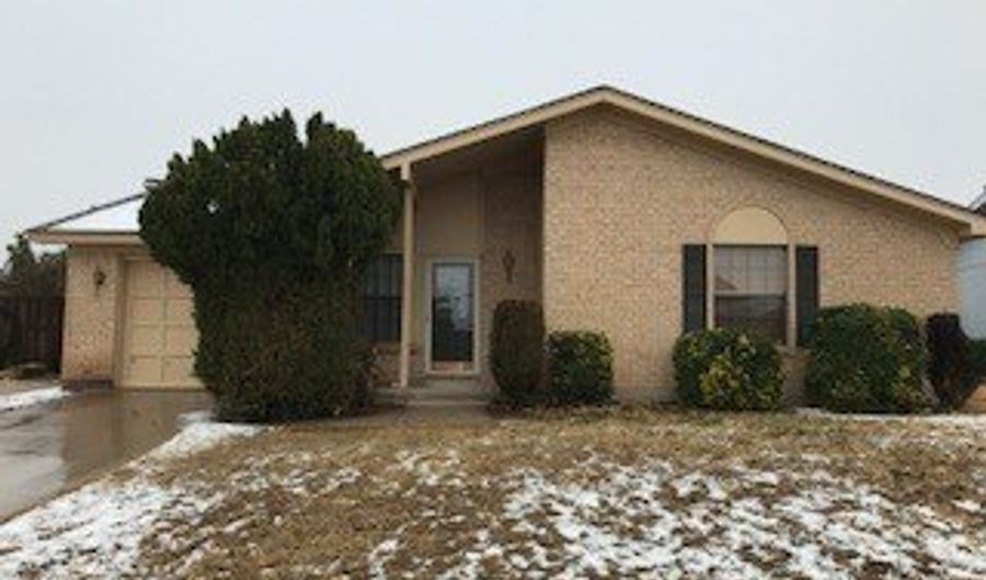 7909 White Blvd, Abilene, TX 79606 - 3 Beds, 2 Bath