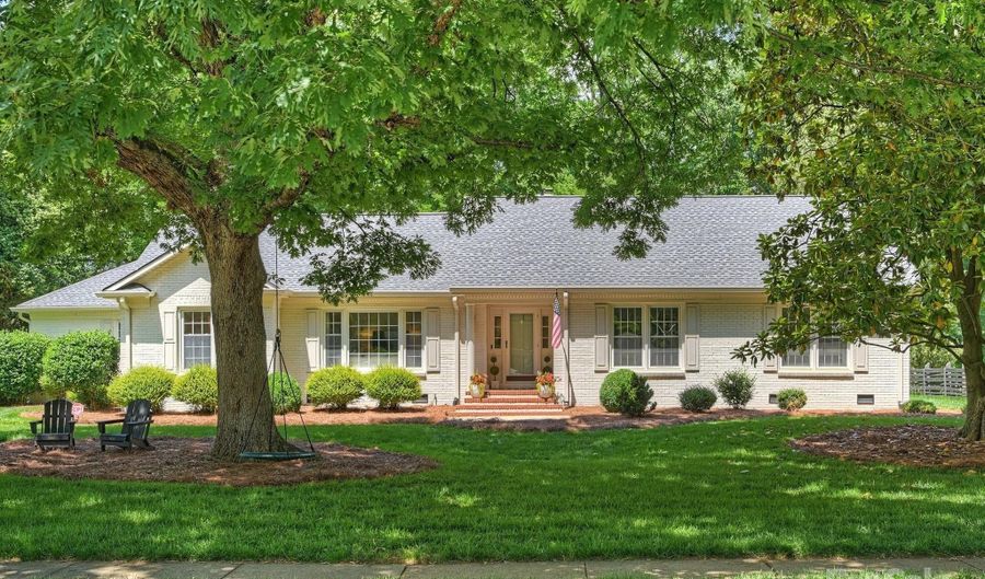 7022 Lancer Dr, Charlotte, NC 28226 - 4 Beds, 3 Bath