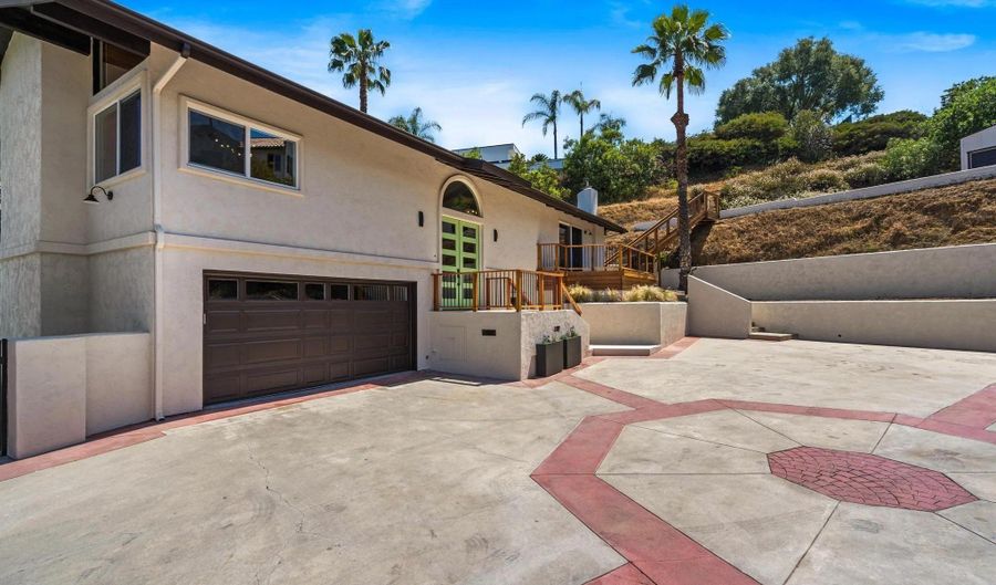 4242 Avenida Gregory, Spring Valley, CA 91977 - 4 Beds, 4 Bath