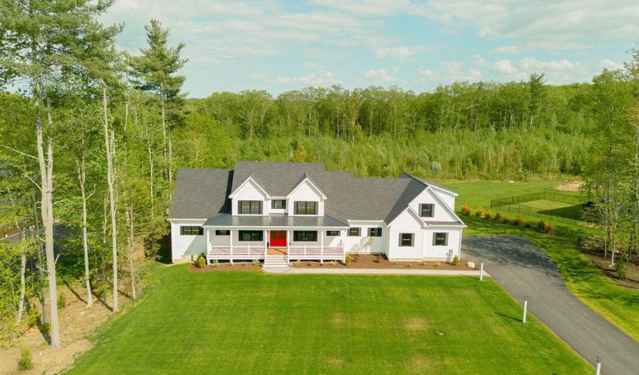 32 Colby Farm Rd, Chester, NH 03036 - 4 Beds, 4 Bath