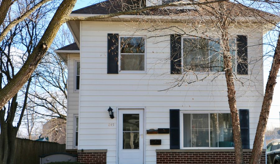845 Oakwood Ave 1, Lake Forest, IL 60045 - 3 Beds, 1 Bath