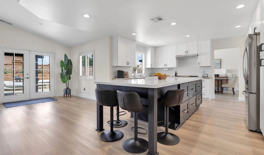 15305 Lookout Rd, Apple Valley, CA 92307 - 4 Beds, 3 Bath