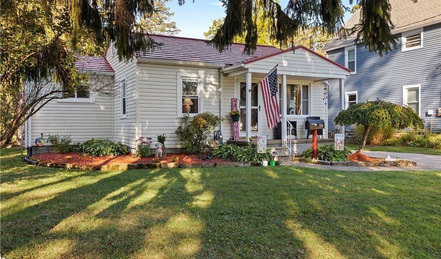 394 Long St, Amherst, OH 44001 - 2 Beds, 2 Bath