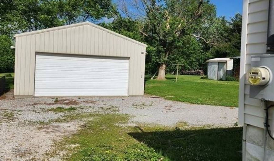 247 S 5th, Albion, IL 62806 - 2 Beds, 1 Bath