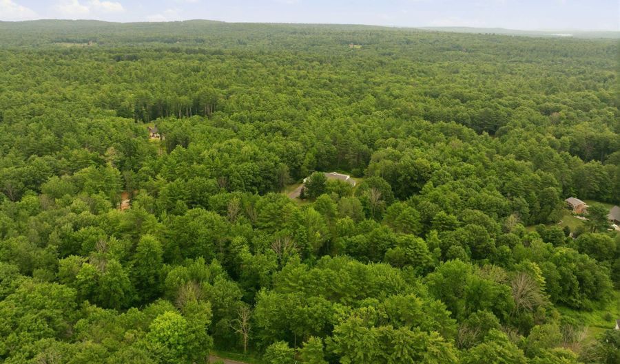 66 Lyford Rd, Brookfield, NH 03872 - 5 Beds, 4 Bath