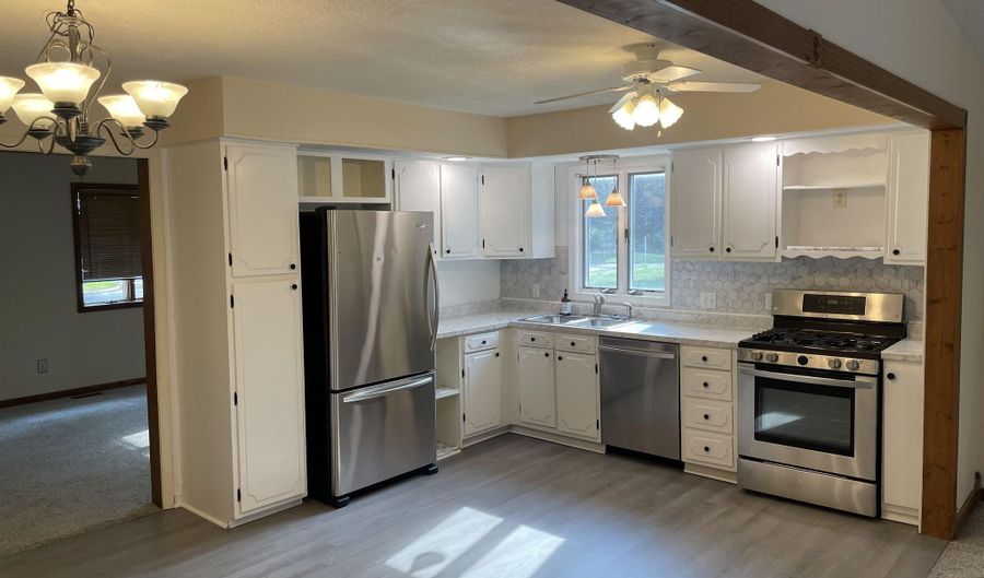 340 W Indiana Ave, Argos, IN 46501 - 3 Beds, 2 Bath