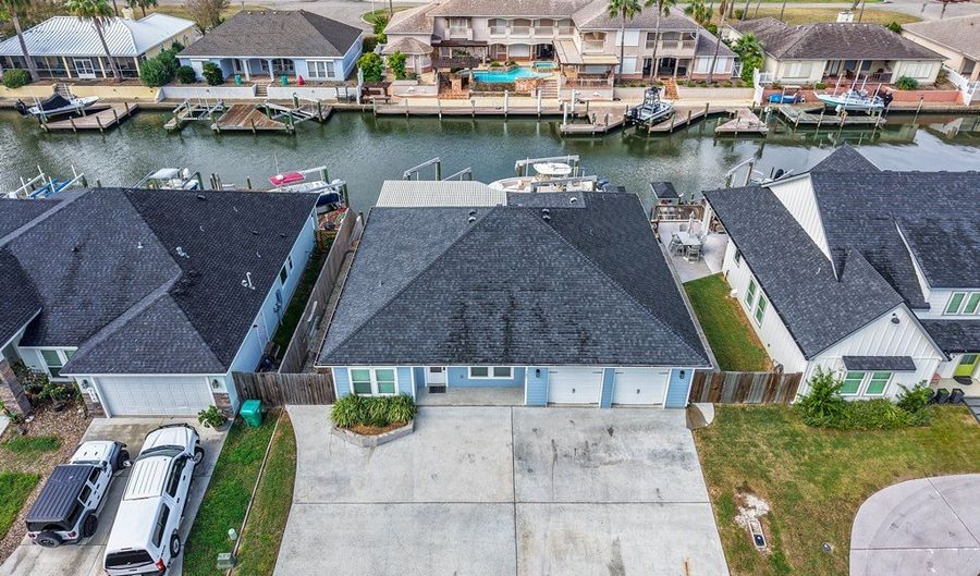 702 S BAY St, Aransas Pass, TX 78336 - 3 Beds, 2 Bath