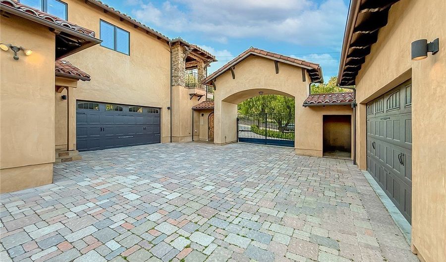 28080 Balkins, Agoura Hills, CA 91301 - 5 Beds, 4 Bath