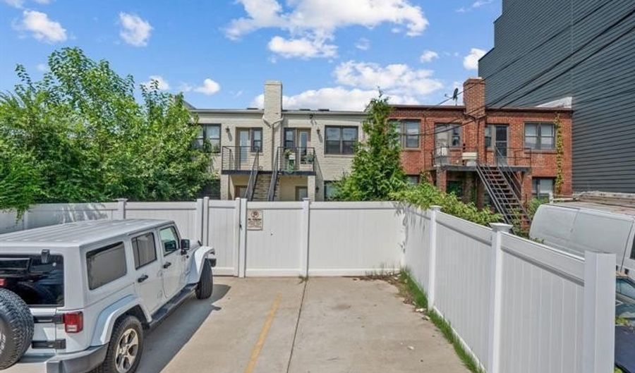 833 19TH St NE 3, Washington, DC 20002 - 2 Beds, 1 Bath