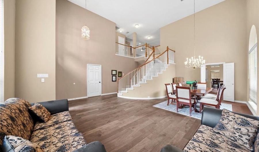 14633 Lakecrest Dr, Addison, TX 75001 - 3 Beds, 3 Bath