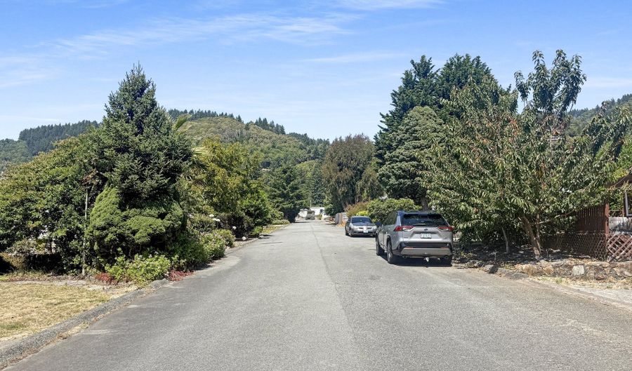 16094 KINGS Way, Brookings, OR 97415 - 3 Beds, 2 Bath