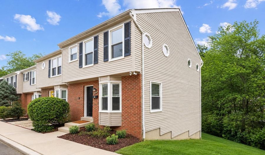 2213 S POLLARD St, Arlington, VA 22204 - 3 Beds, 4 Bath