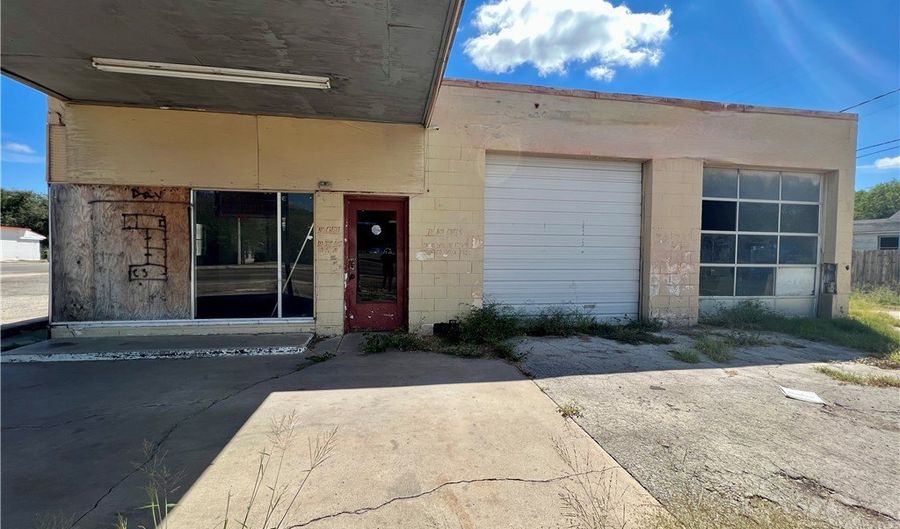1100 N Texas Blvd, Alice, TX 78332 - 0 Beds, 0 Bath