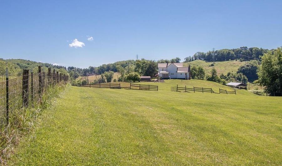 14473 Wallace Pike, Abingdon, VA 24210 - 5 Beds, 4 Bath
