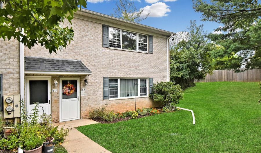 88 HAMPSTEAD Dr 88, Ambler, PA 19002 - 2 Beds, 2 Bath