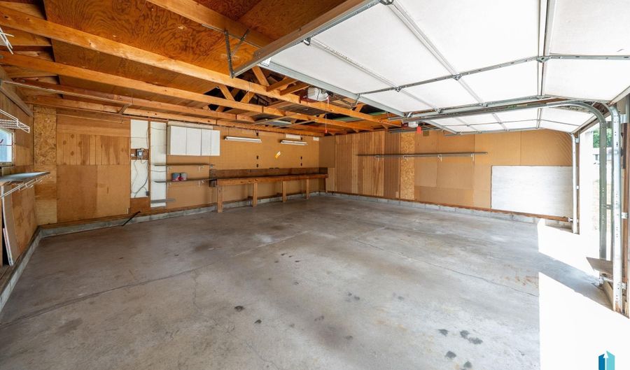412 S 1st Ave, Brandon, SD 57005 - 3 Beds, 2 Bath