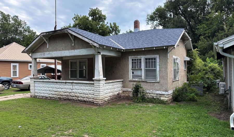 1310 S B, Arkansas City, KS 67005 - 2 Beds, 1 Bath