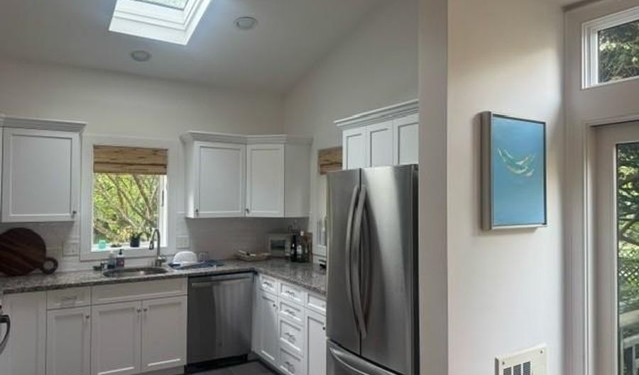 158 Narragansett Ave 1-C, Newport, RI 02840 - 3 Beds, 3 Bath