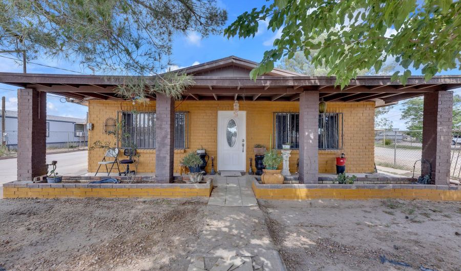 11749 SOCORRO Rd, Socorro, TX 79927 - 4 Beds, 2 Bath
