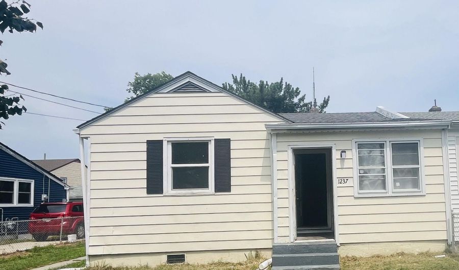1237 N Michigan Ave, Atlantic City, NJ 08401 - 3 Beds, 1 Bath