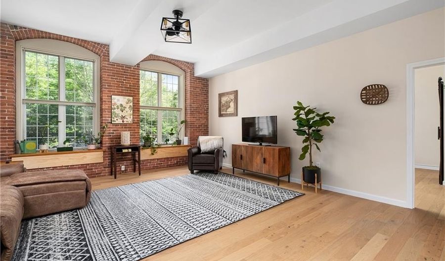 2 School St 108, Lincoln, RI 02802 - 2 Beds, 2 Bath