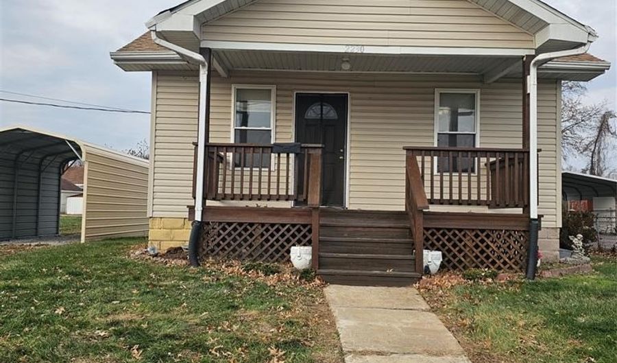 2230 N Rodgers Ave, Alton, IL 62002 - 2 Beds, 2 Bath