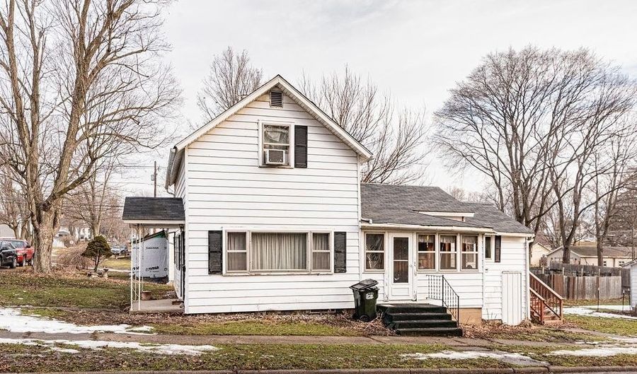 214 S Elm St, Albion, IN 46701 - 2 Beds, 1 Bath
