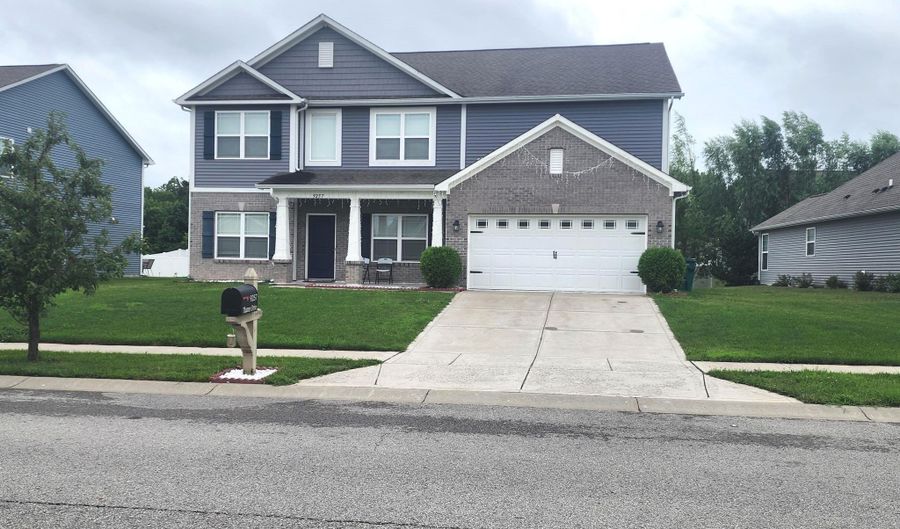 9257 Thames Dr, Avon, IN 46123 - 4 Beds, 3 Bath