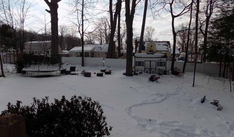 206 Burton St, Bristol, CT 06010 - 3 Beds, 1 Bath