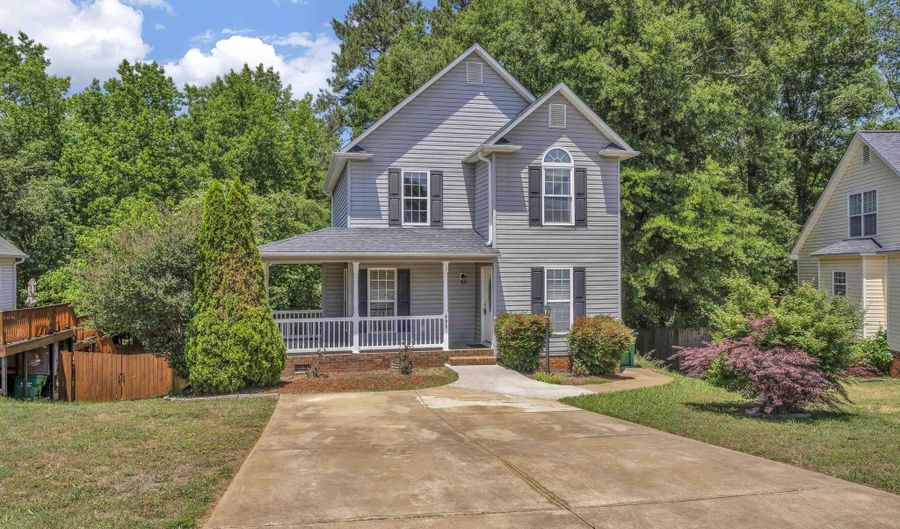 693 Cotton Branch Dr, Boiling Springs, SC 29316 - 3 Beds, 3 Bath