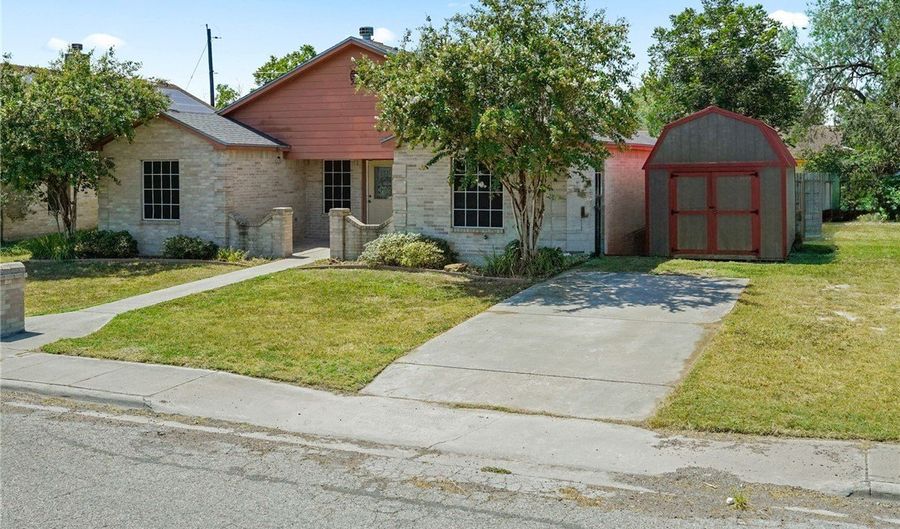 1205 Wyoming St, Alice, TX 78332 - 3 Beds, 2 Bath