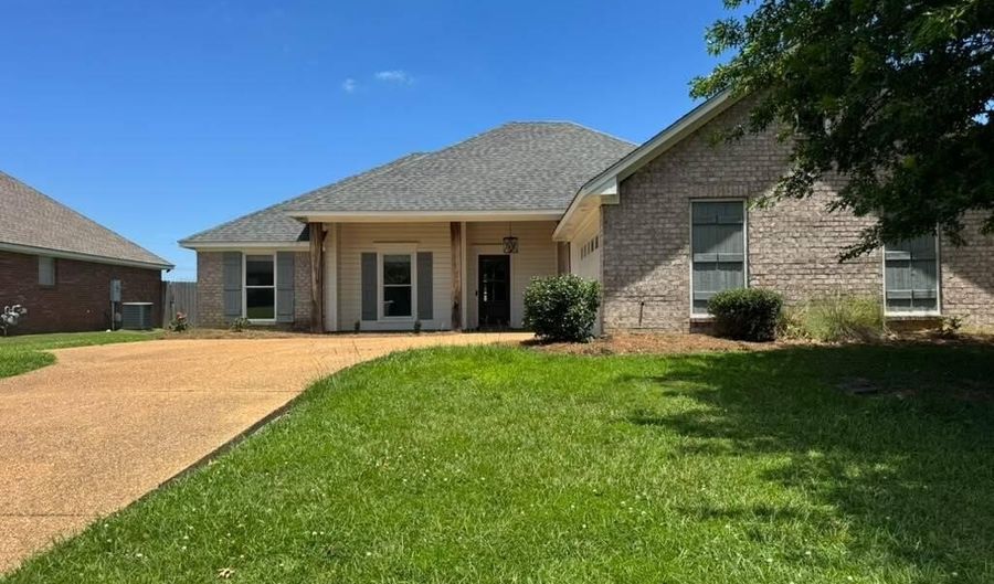 405 Mason Ct, Brandon, MS 39047 - 4 Beds, 2 Bath