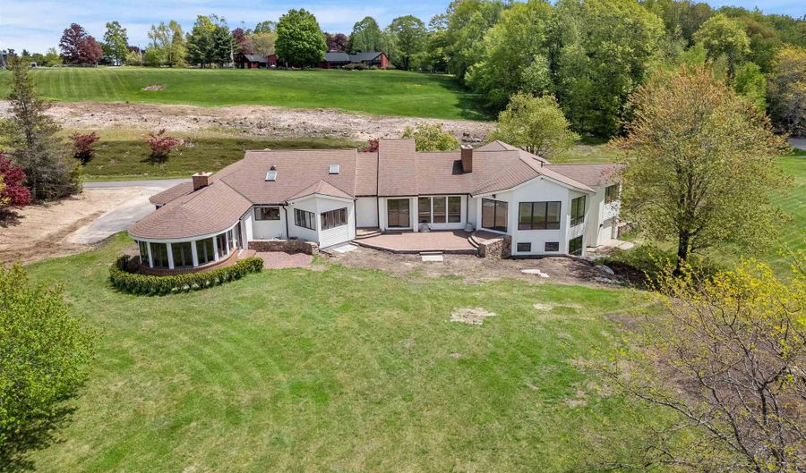 43 Sterling Pl, Bow, NH 03304 - 3 Beds, 5 Bath