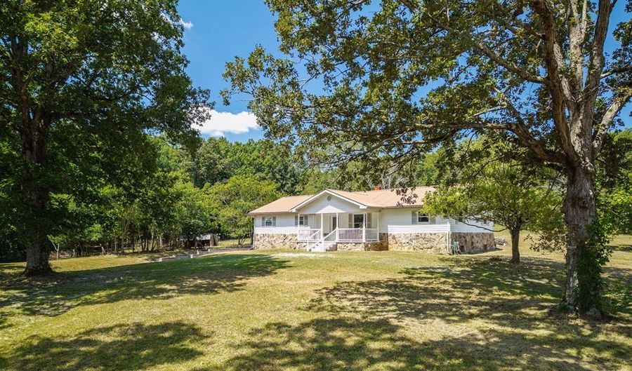 4121 Old Moss Rd, Baxter, TN 38544 - 0 Beds, 3 Bath