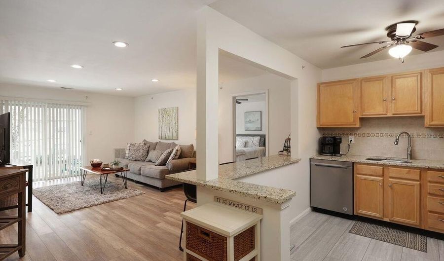 1015 Wedgewood Cir 1015, Belford, NJ 07718 - 2 Beds, 2 Bath