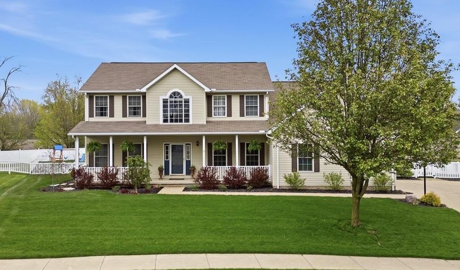 895 Williamsburg Ct, Ashland, OH 44805 - 5 Beds, 3 Bath