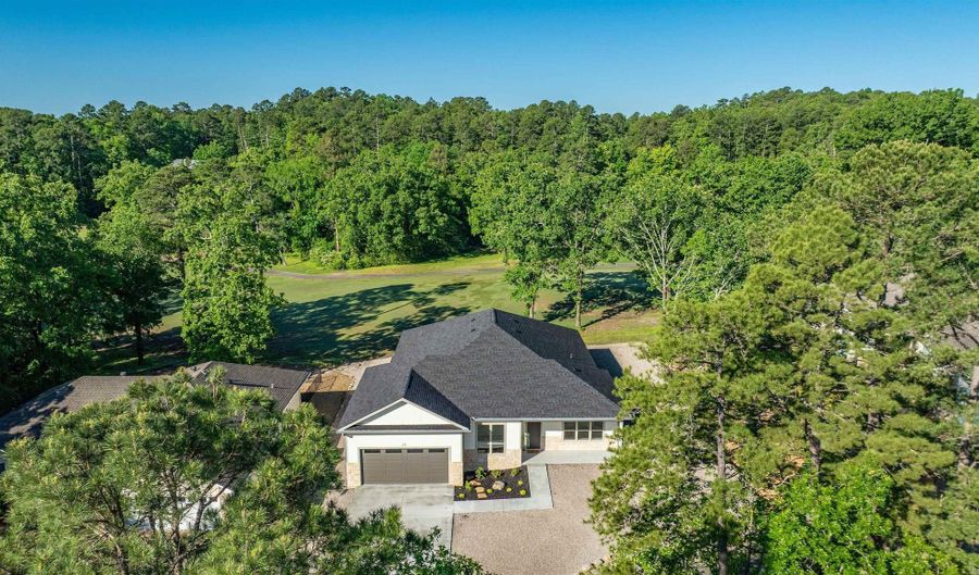 24 Zarina Ln Ln, Hot Springs Village, AR 71909 - 3 Beds, 2 Bath