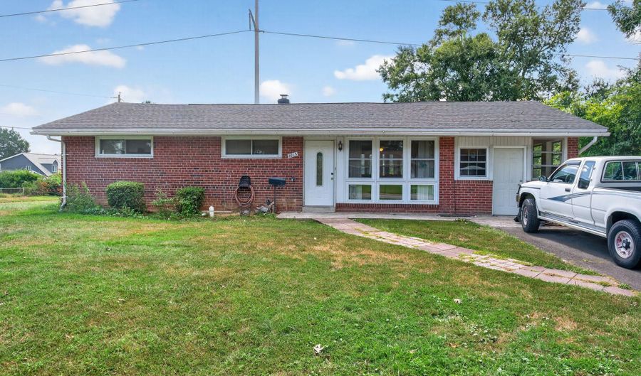 4615 ROUNDHILL Rd, Alexandria, VA 22310 - 3 Beds, 2 Bath