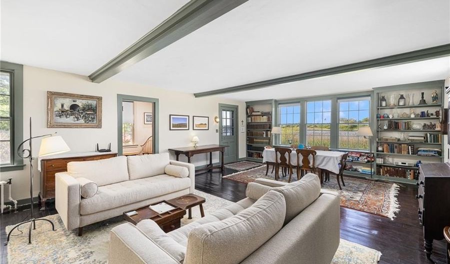 10 Casey Ct, Newport, RI 02840 - 3 Beds, 2 Bath