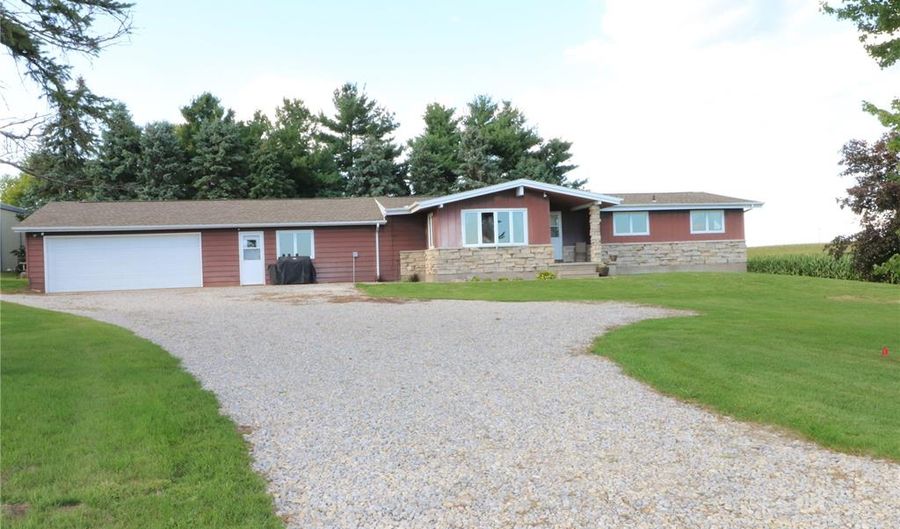 2761 Old Quaas Rd, Alburnett, IA 52202 - 3 Beds, 2 Bath