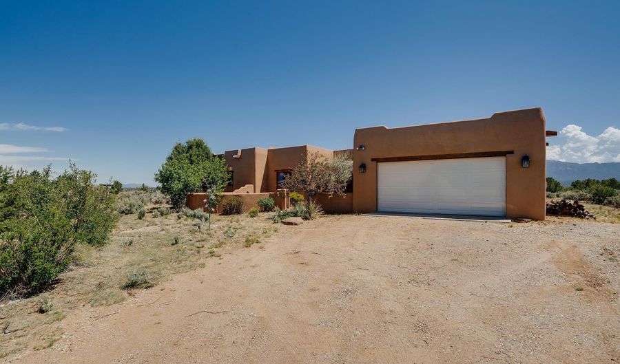 135 Los Rios Rd, Arroyo Hondo, NM 87513 - 3 Beds, 2 Bath