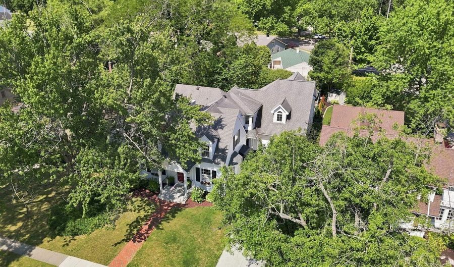 1011 Midway Dr, Auburn, IN 46706 - 4 Beds, 4 Bath