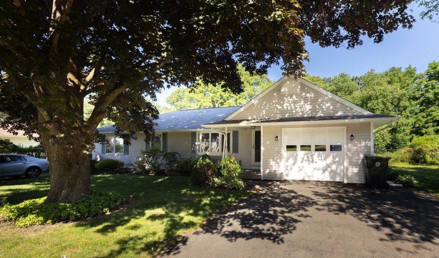 1757 Musso View Ave, Cheshire, CT 06410 - 4 Beds, 4 Bath