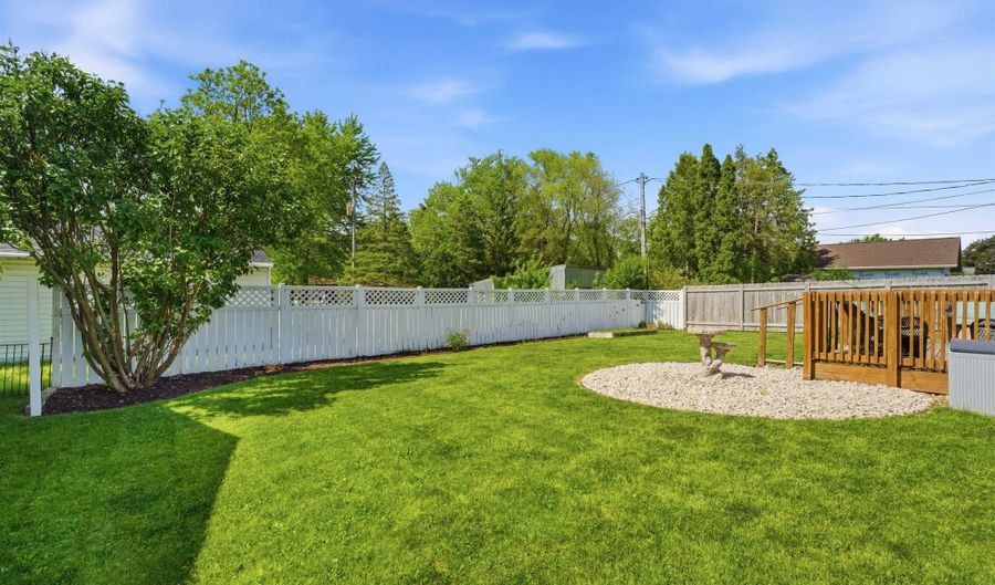 1917 E GLENDALE Ave, Appleton, WI 54911 - 3 Beds, 2 Bath