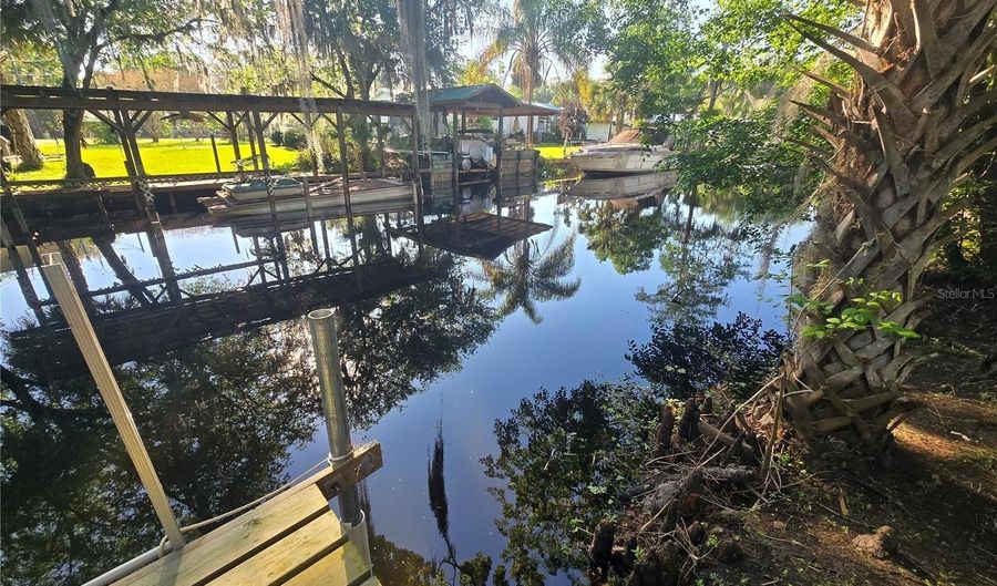 56290 CHERRY TREE Rd, Astor, FL 32102 - 2 Beds, 2 Bath