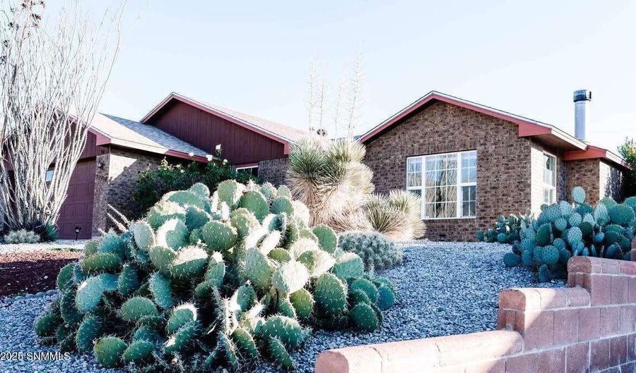3220 Sunny Cir, Alamogordo, NM 88310 - 3 Beds, 2 Bath