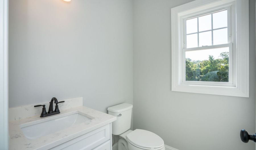 927 High Rd, Berlin, CT 06037 - 4 Beds, 3 Bath