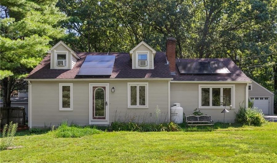 101 Hopkins Ave, Johnston, RI 02919 - 3 Beds, 3 Bath