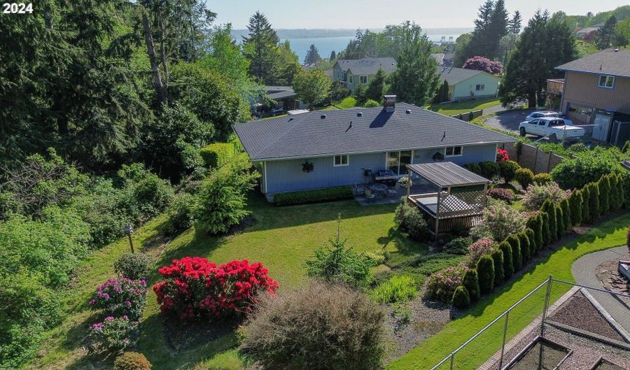 275 W NIAGARA Ave, Astoria, OR 97103 - 5 Beds, 3 Bath