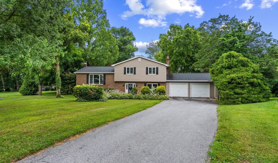 2700 HUNTING RIDGE Ct, Baldwin, MD 21013 - 3 Beds, 3 Bath